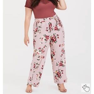 Torrid LILAC PURPLE FLORAL CREPE WIDE LEG PANT NWOT